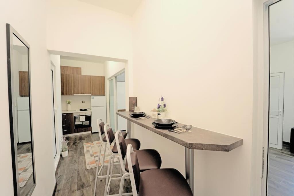 Cozy 2-Bedroom Flat In The Very Center Of Sofia Exterior photo