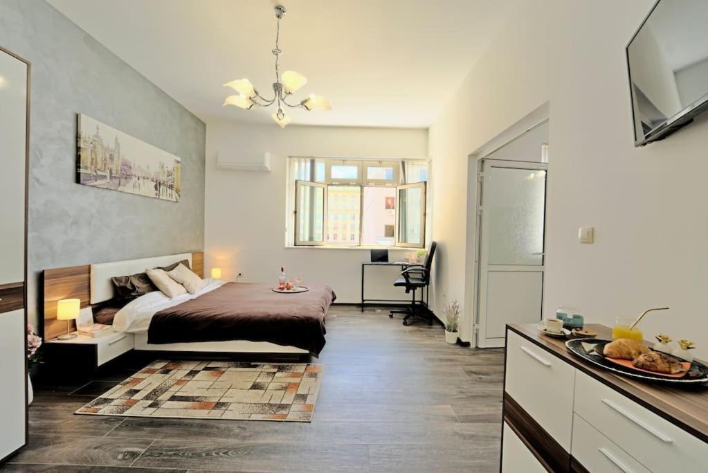 Cozy 2-Bedroom Flat In The Very Center Of Sofia Exterior photo